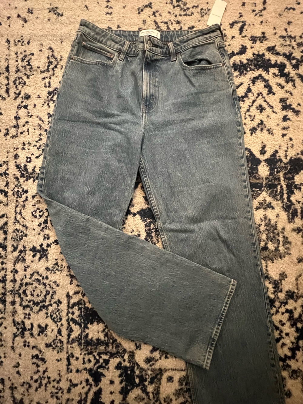 Abercrombie & Fitch 90’’s Relaxed Jeans in Medium Blue Denim